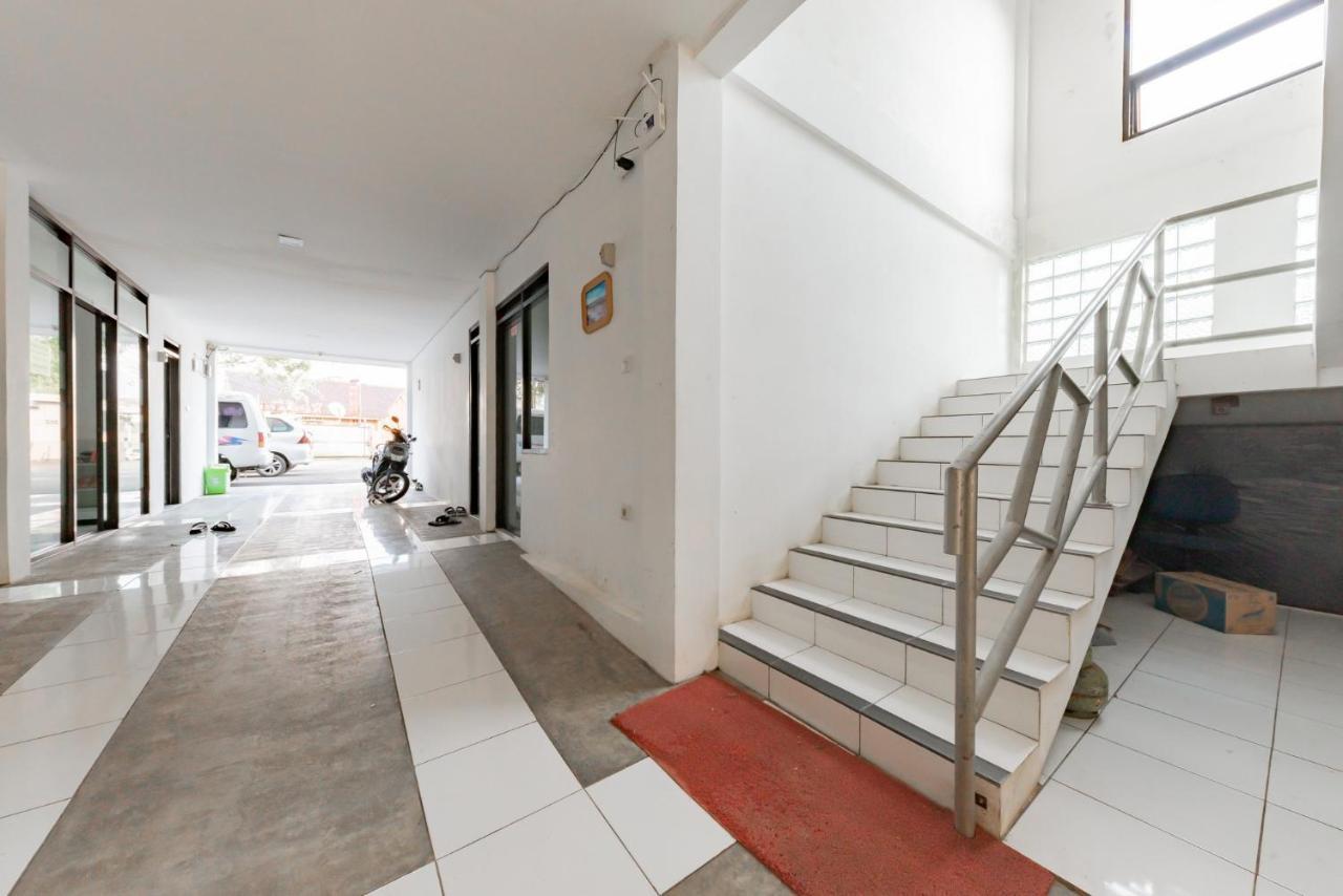 Reddoorz Syariah Near Rs Hermina Sukabumi Exterior photo